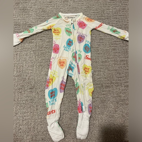 Bums and Roses/Sweetheart collection zip pajamas - Picture 1 of 3